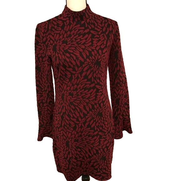NWT Hutch Michaela Textured Sweater Dress
Mock Neck Flounce Sleeve Floral Small - Picture 3 of 8